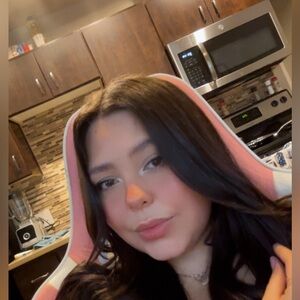 Meet your Posher, Daniela